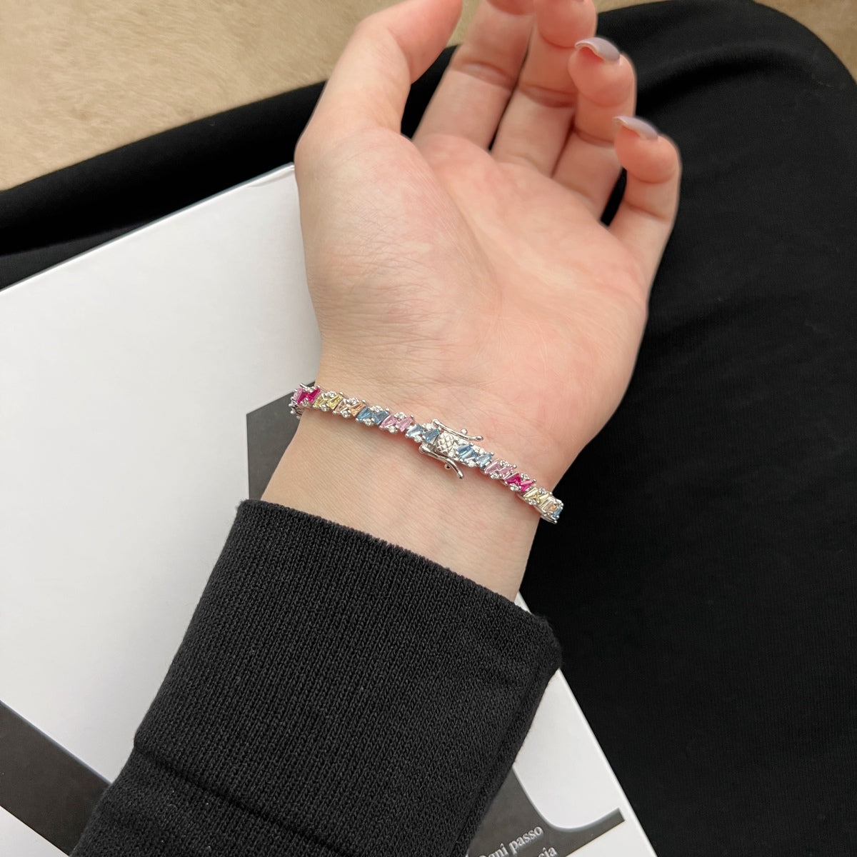 [Luxe Jewelry]Ornate Sparkling Multi Cut Party Bracelet