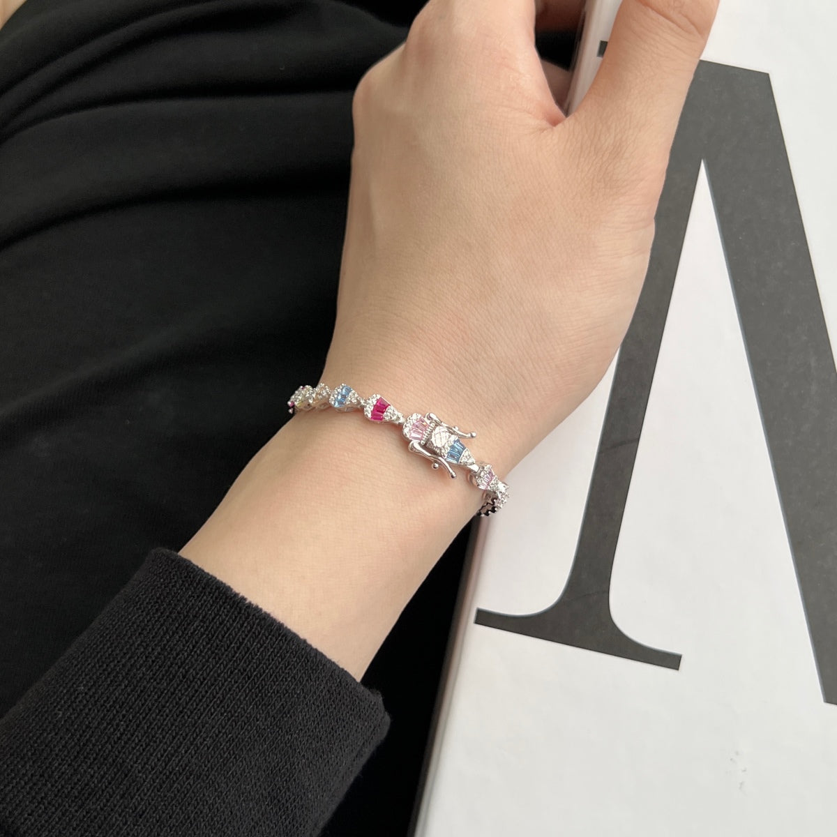 [Luxe Jewelry]Radiant Water Drop Shape Daily Bracelet