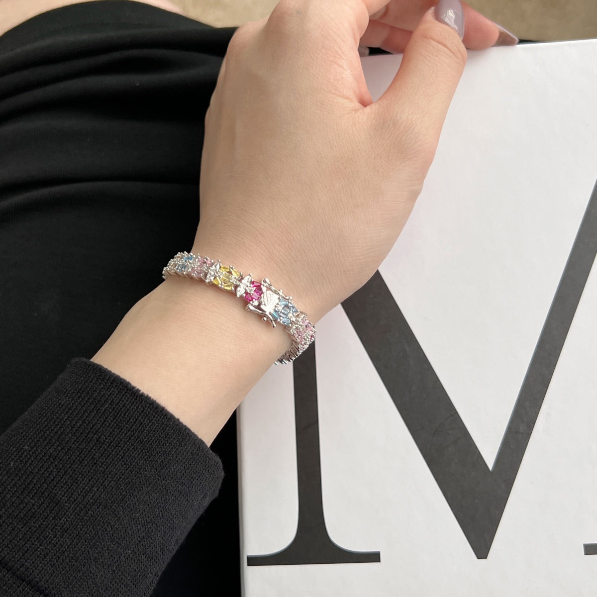 [Luxe Jewelry]Delicate Colorful Multi Cut Party Bracelet