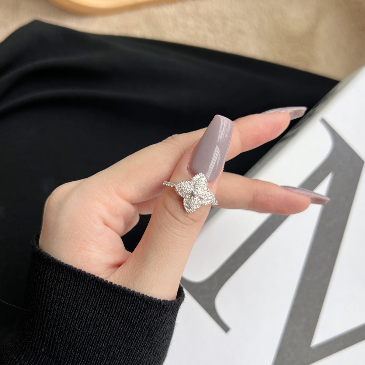 [Luxe Jewelry]Luxurious Colorful Flower Shape Banquet Ring