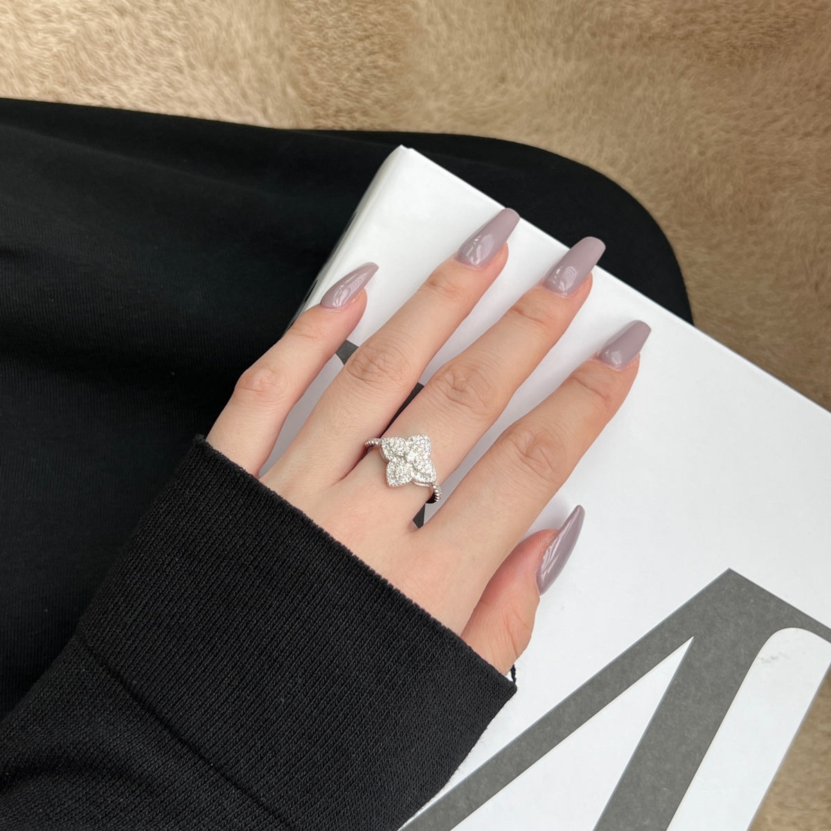 [Luxe Jewelry]Luxurious Colorful Flower Shape Banquet Ring