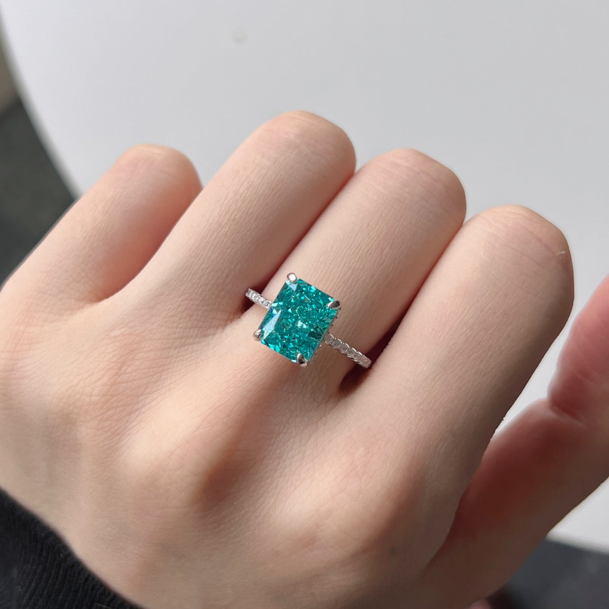 [Luxe Jewelry]4.0 Carat Luxurious Engagement Ring