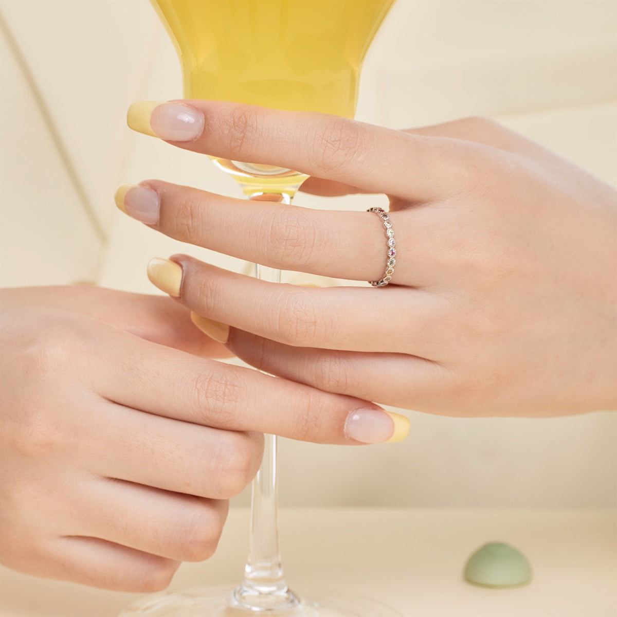 [Luxe Jewelry]Radiant Sparkling Round Cut Daily Ring