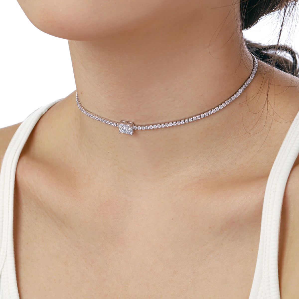 [Luxe Jewelry]2.0 carat Ornate Emerald Cut Necklace