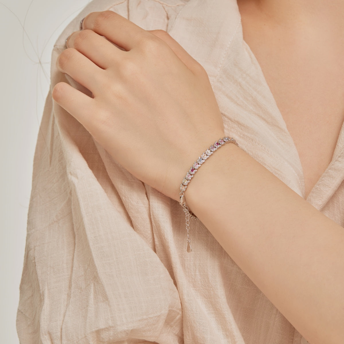 [Luxe Jewelry]Delicate Colorful Multi Cut Daily Bracelet