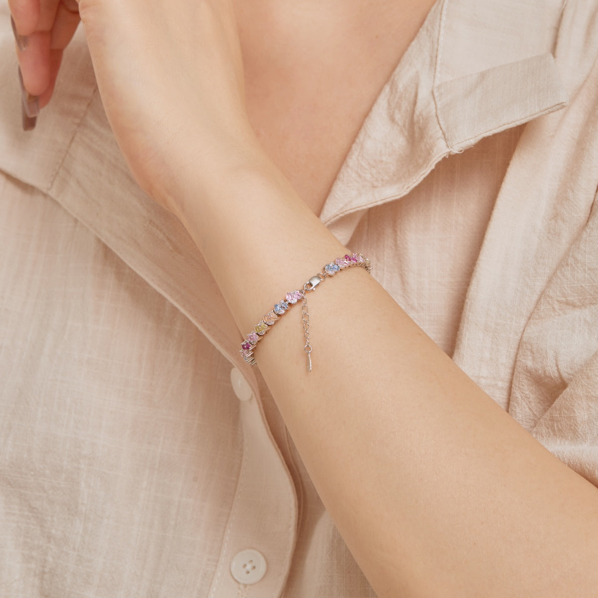 [Luxe Jewelry]Ornate Colorful Flower Shape Party Bracelet