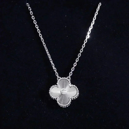 [Luxe Jewelry]CLOVER  15MM DIAMOND LASER NECKLACE SILVER