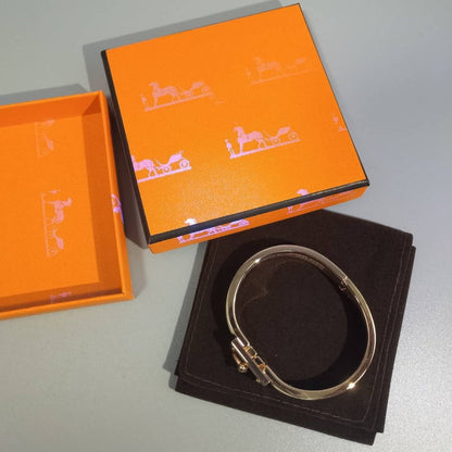 [Luxe Jewelry]H RED BRACELET