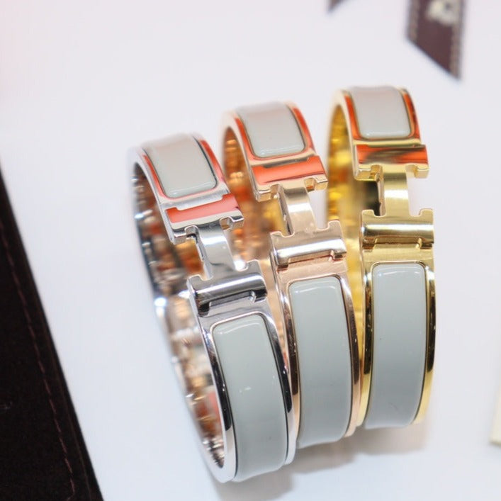 [Luxe Jewelry]H LIGHT BLUE BRACELET