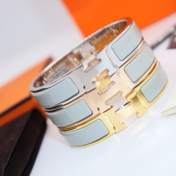 [Luxe Jewelry]H LIGHT BLUE BRACELET
