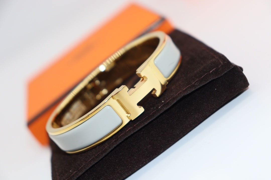 [Luxe Jewelry]H LIGHT BLUE BRACELET