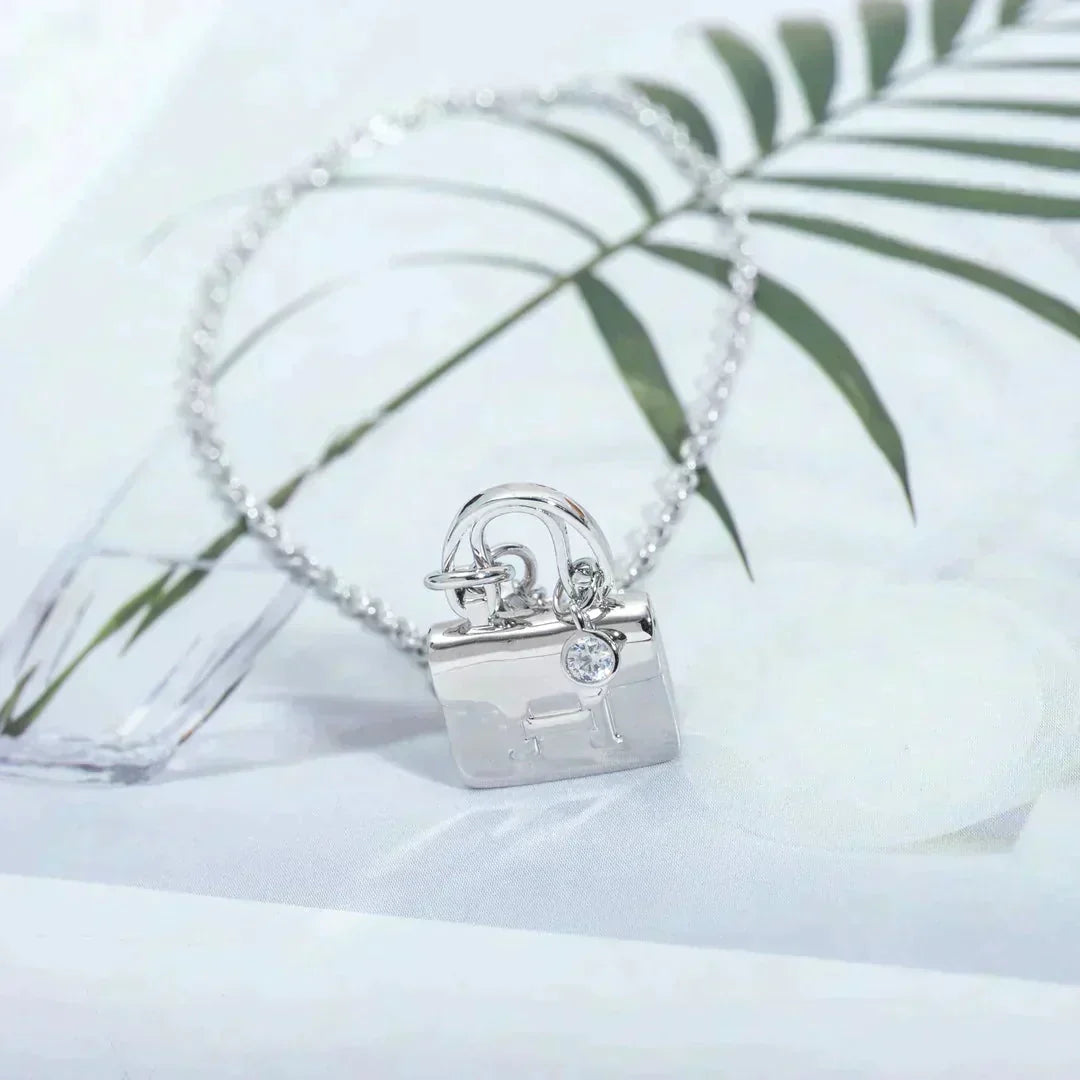 [Luxe Jewelry]AMULETTE PEDANT SILVER NECKLACE