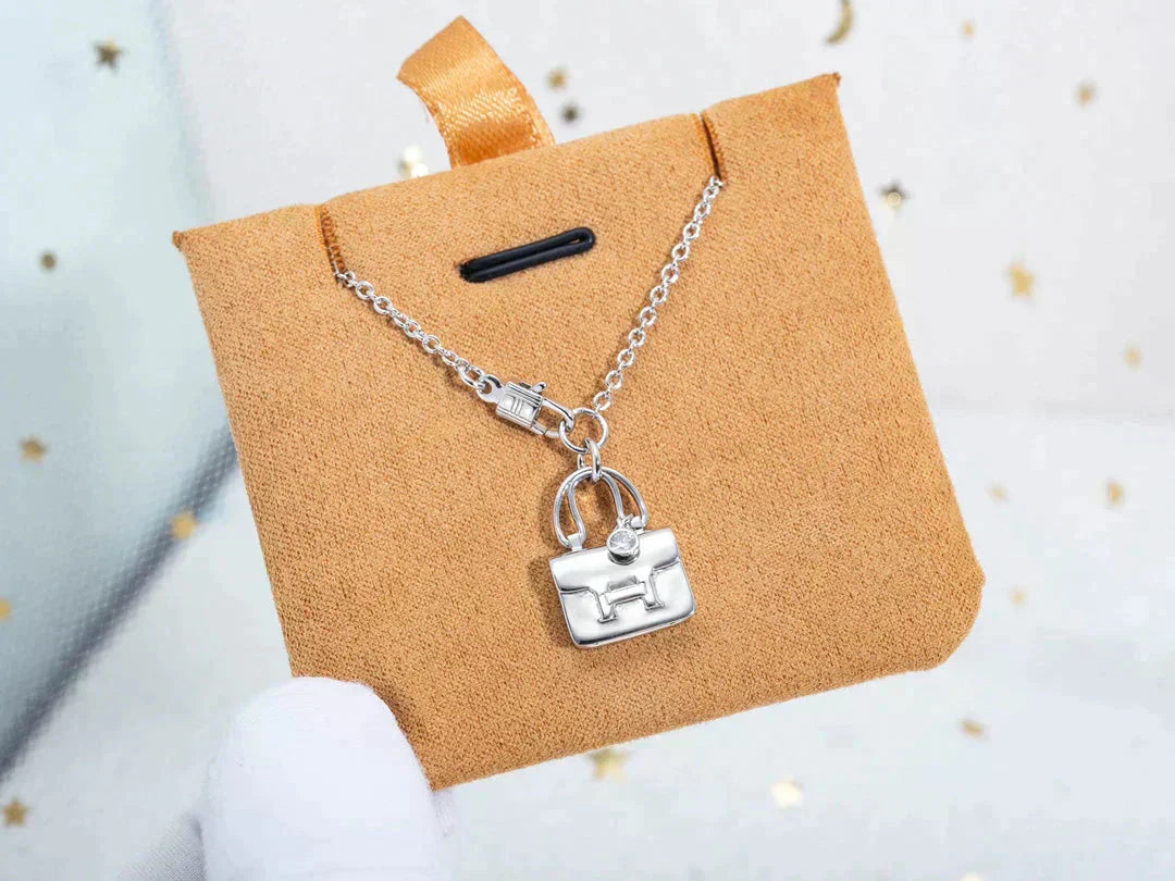 [Luxe Jewelry]AMULETTE PEDANT SILVER NECKLACE