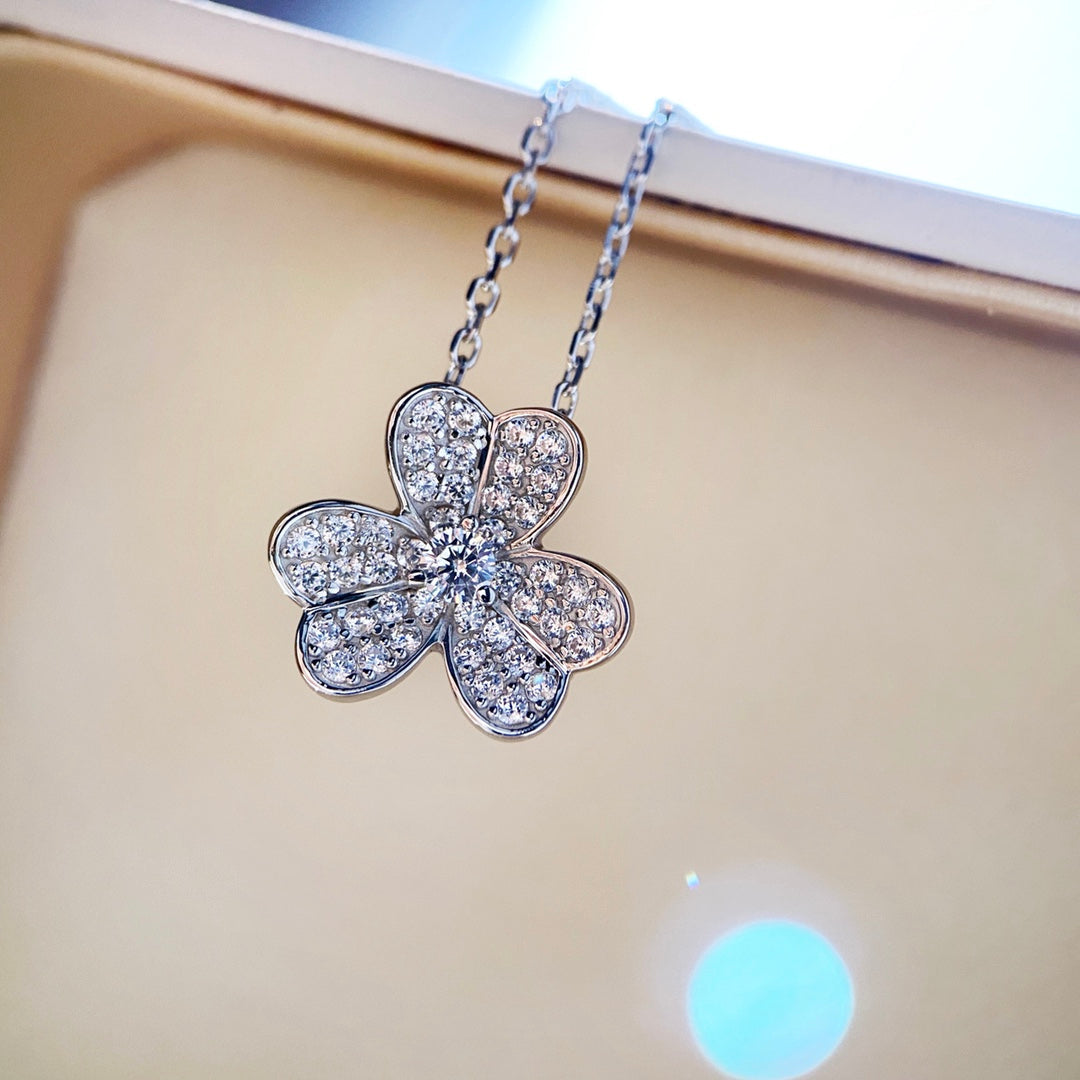 [Luxe Jewelry]CLOVER DIAMOND NECKLACE SILVER