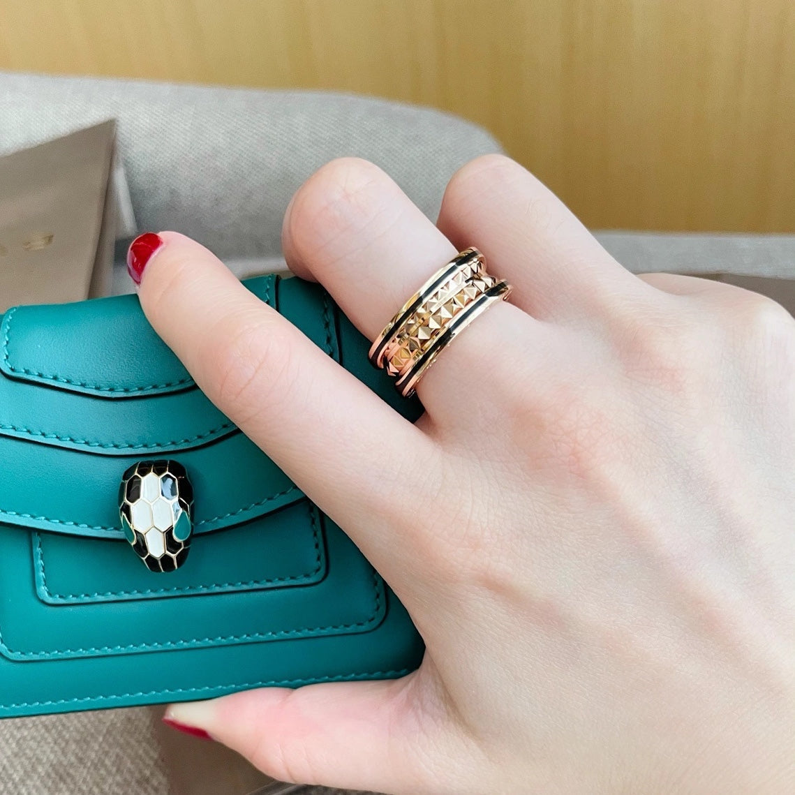 [Bijoux de luxe] BAGUE ZERO 1 EN OR ROSE ET CÉRAMIQUE NOIRE