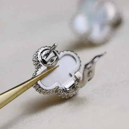 [Luxe Jewelry]CLOVER MEDIUM 1 MOTIFS  WHITE MOP EARRINGS SILVER
