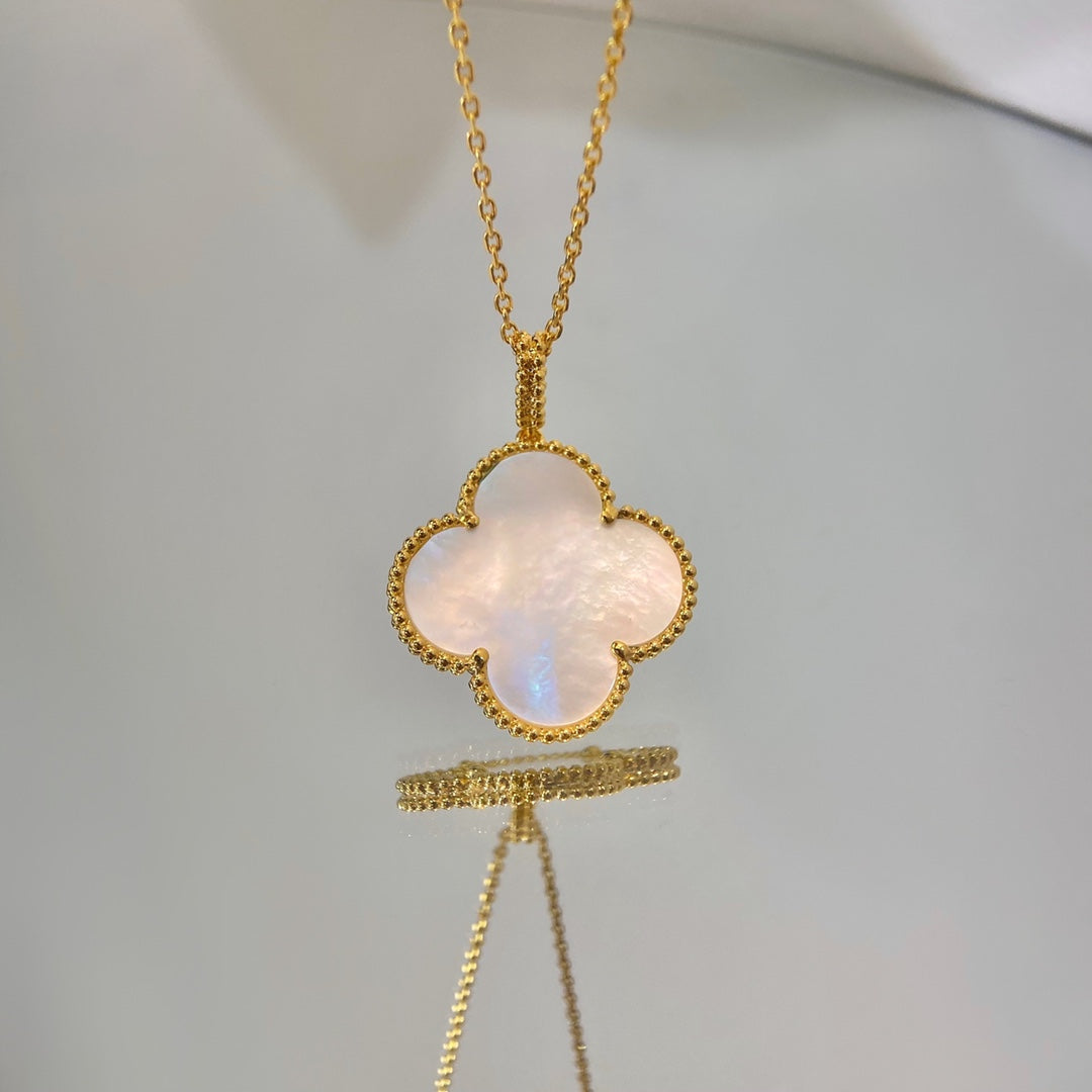 [Luxe Jewelry]CLOVER 25MM MOP LARGE PENDANT NECKLACE