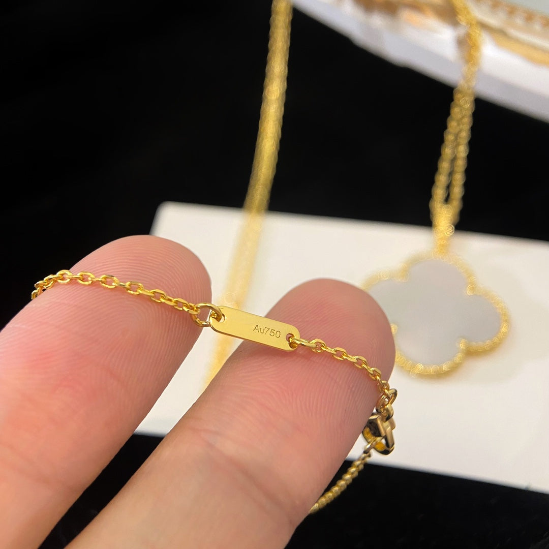 [Luxe Jewelry]CLOVER 25MM MOP LARGE PENDANT NECKLACE