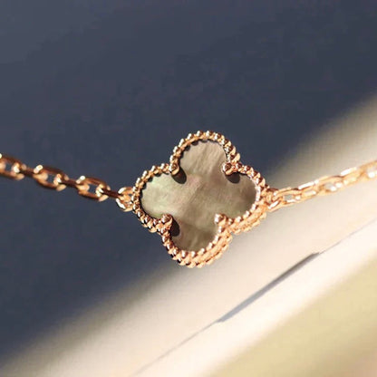 [Bijoux de luxe] Collier en diamants nacre foncée avec 20 motifs de trèfle