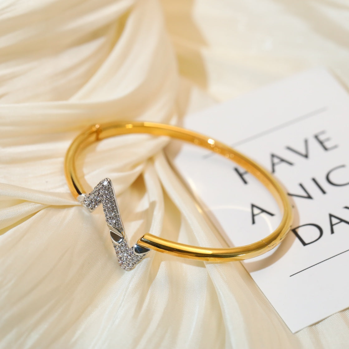 [Bijoux de luxe] BRACELET VOLTE UPITE DOWN OR DIAMANT