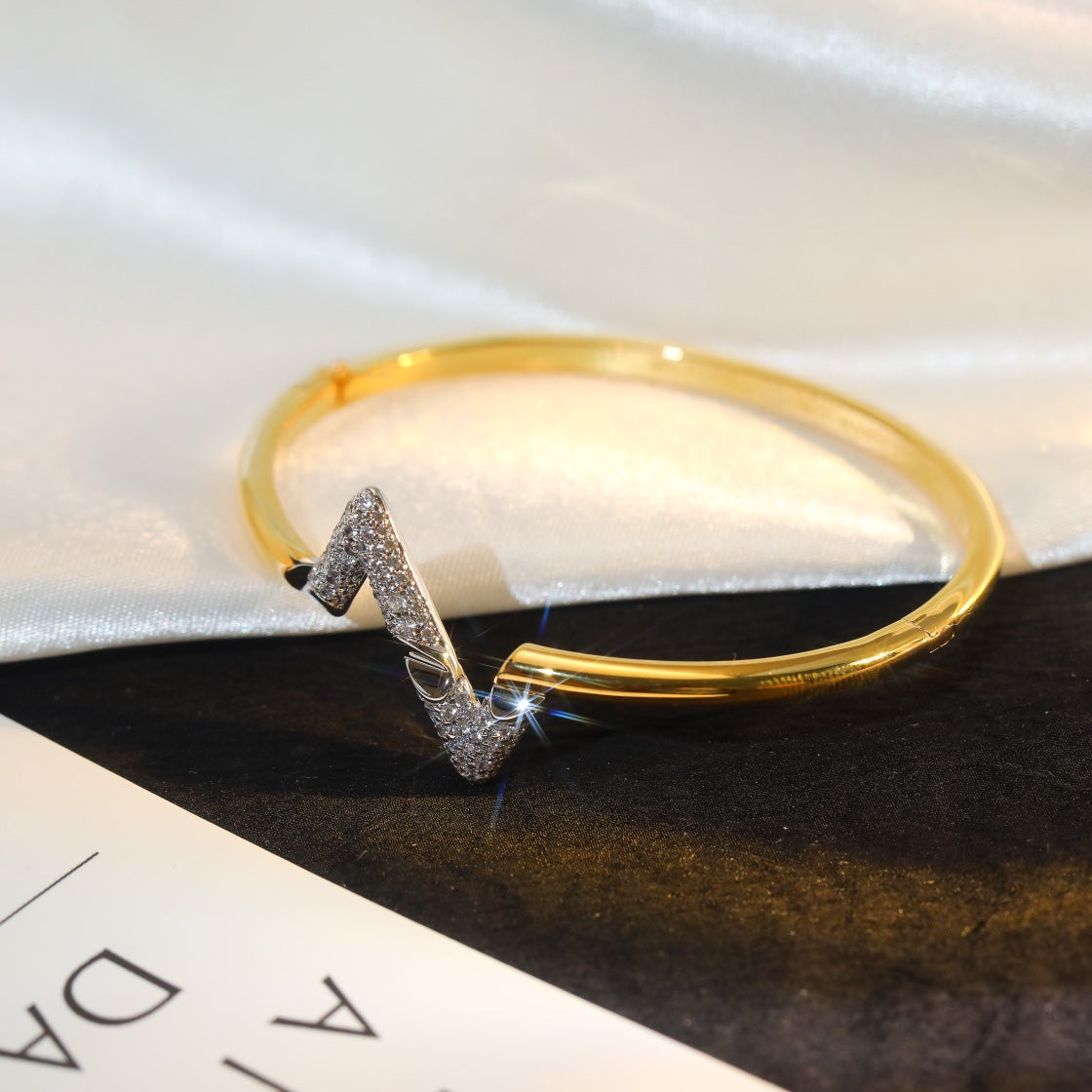 [Bijoux de luxe] BRACELET VOLTE UPITE DOWN OR DIAMANT