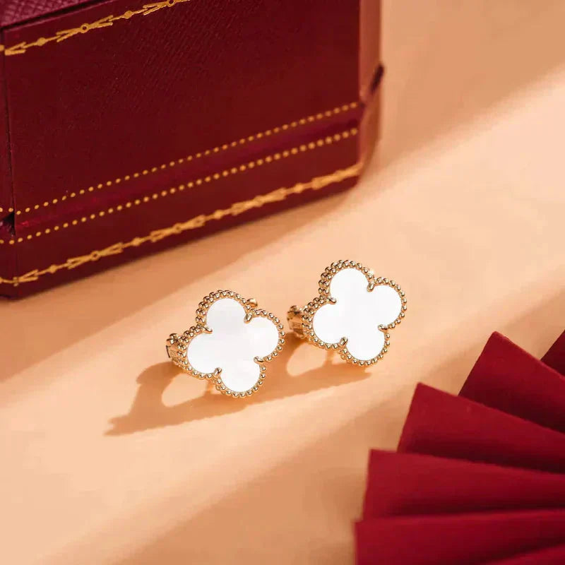 [Luxe Jewelry]CLOVER MEDIUM 1 MOTIFS  WHITE MOP STUD EARRINGS