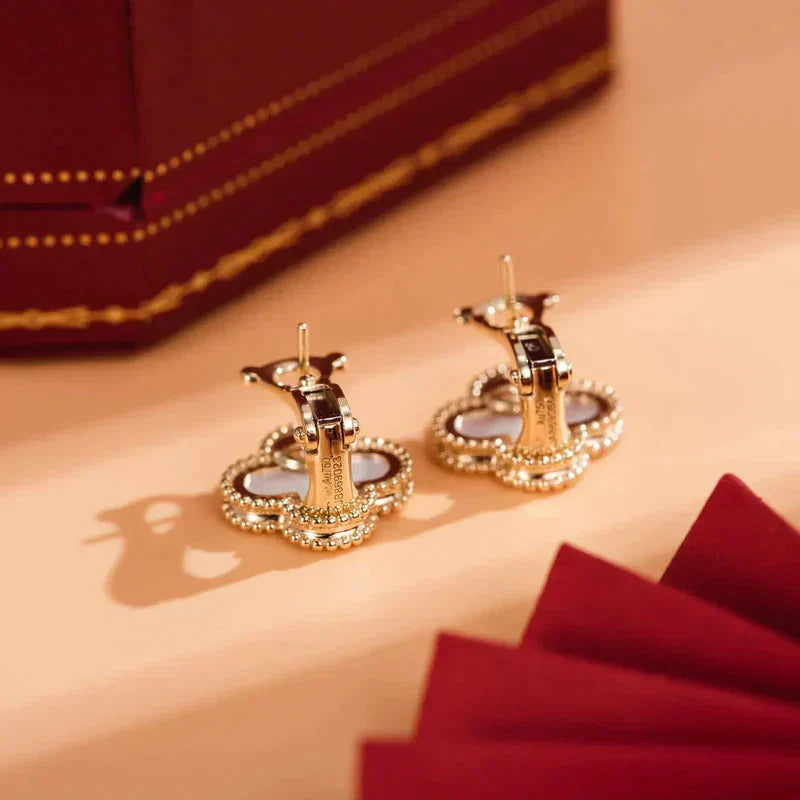 [Luxe Jewelry]CLOVER MEDIUM 1 MOTIFS  WHITE MOP STUD EARRINGS