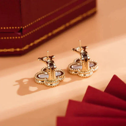 [Luxe Jewelry]CLOVER MEDIUM 1 MOTIFS  WHITE MOP STUD EARRINGS