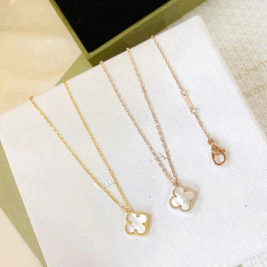 [Luxe Jewelry]CLOVER MINI 9.5MM WHITE MOTHER-OF-PEARL NECKLACE