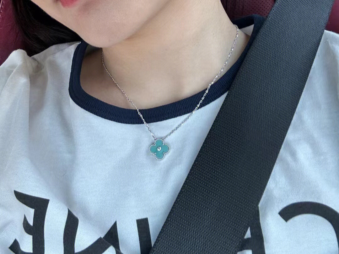 [Luxe Jewelry]CLOVER 1 DIAMOND LIGHT BLUE SILVER NECKLACE