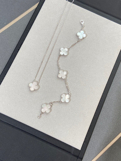 [Bijoux de luxe] Bracelet en nacre argentée à 5 motifs 