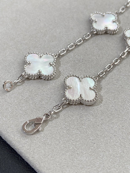 [Bijoux de luxe] Bracelet en nacre argentée à 5 motifs 