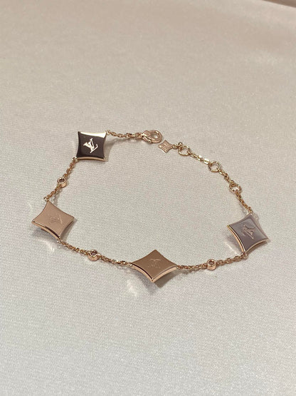 [Bijoux de luxe] Bracelet en or rose avec diamants et nacre à 4 motifs étoiles