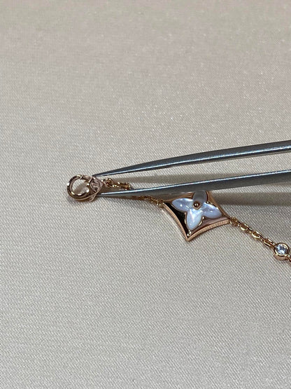 [Bijoux de luxe] Bracelet en or rose avec diamants et nacre à 4 motifs étoiles