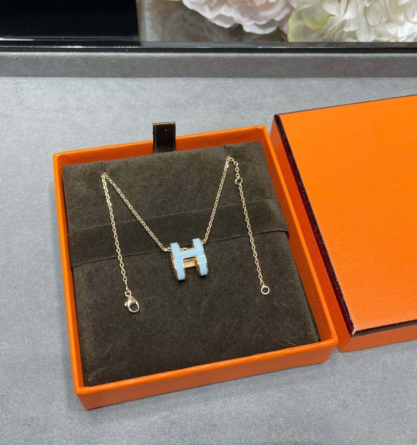 [Bijoux de luxe]Collier POP H bleu ciel