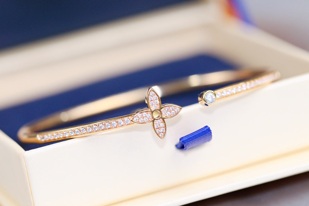 [Bijoux de luxe] Bracelet ouvert IDYLLE en or rose pavé de diamants