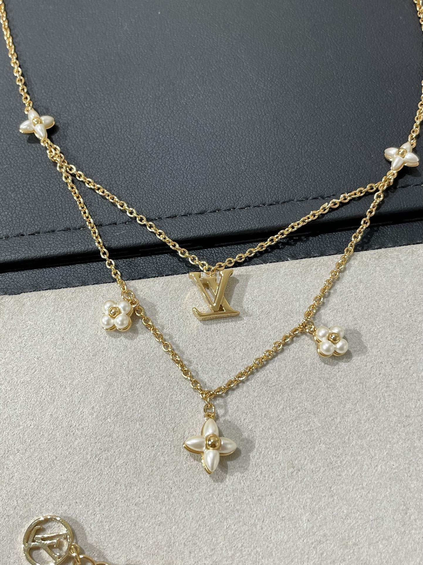 [Bijoux de luxe] Collier double rang en nacre dorée Flowergram