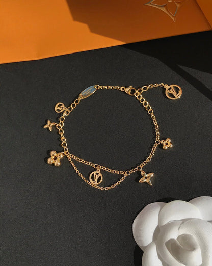 [Bijoux de luxe] Bracelet en nacre rose fleurie