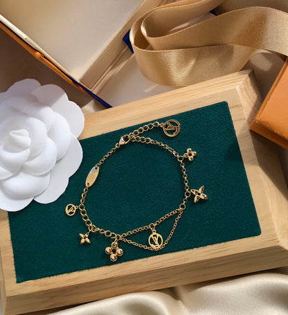 [Bijoux de luxe] Bracelet en nacre rose fleurie