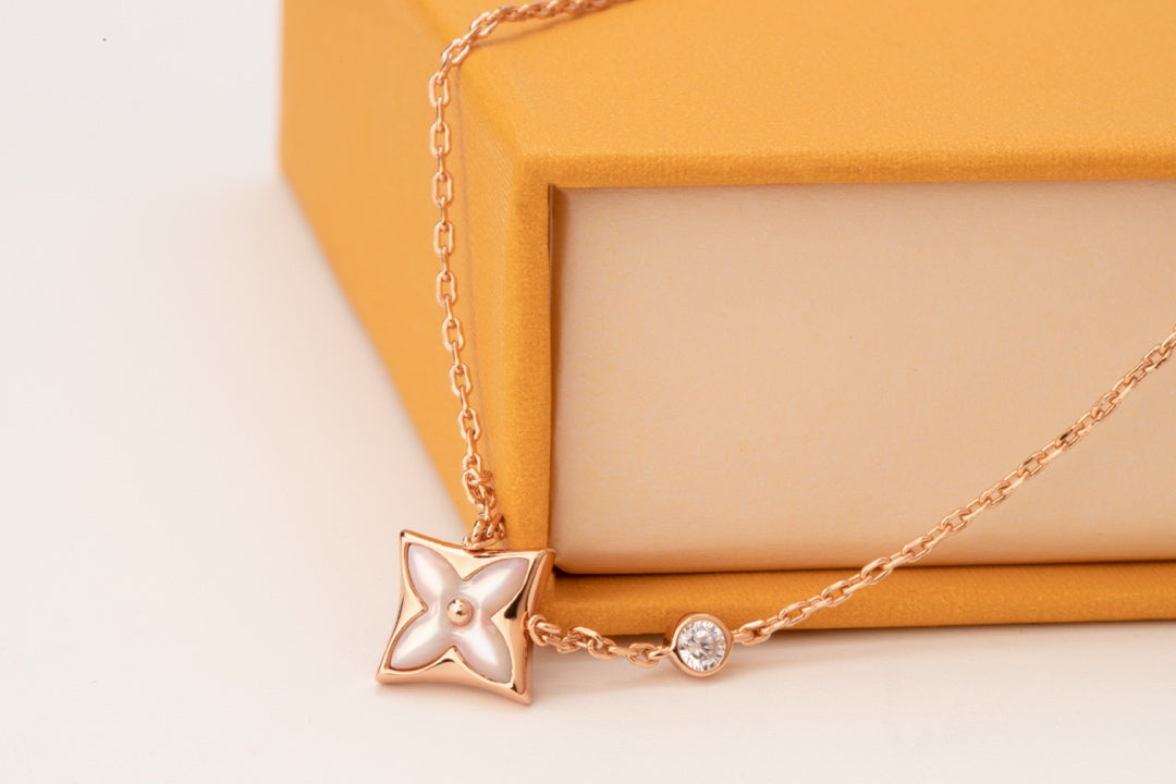 [Bijoux de luxe] Collier étoile en or rose avec 1 diamant