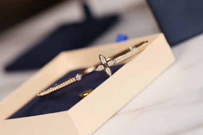 [Bijoux de luxe] Bracelet ouvert IDYLLE en or pavé de diamants
