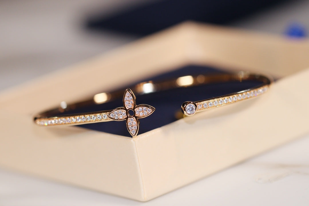 [Bijoux de luxe] Bracelet ouvert IDYLLE en or pavé de diamants