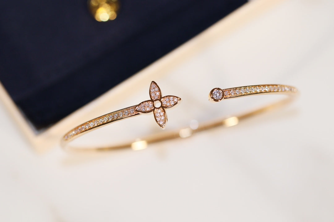 [Bijoux de luxe] Bracelet ouvert IDYLLE en or pavé de diamants