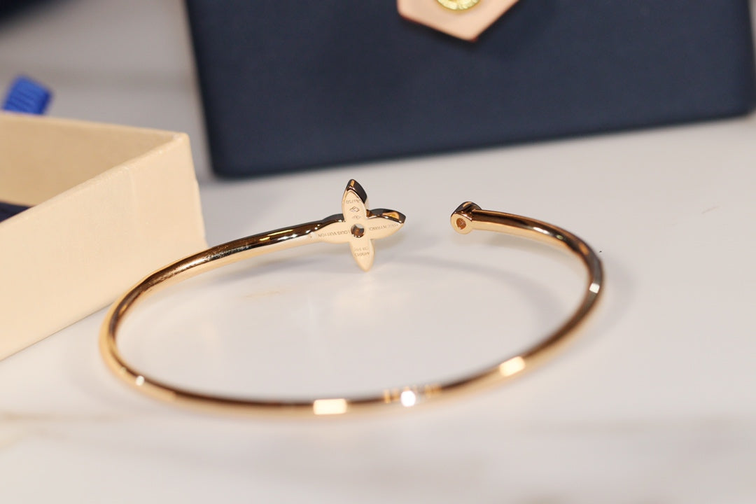 [Bijoux de luxe] Bracelet ouvert IDYLLE en or pavé de diamants