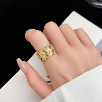 [Bijoux de luxe] GRANDE BAGUE PERLEE DIAMANT 