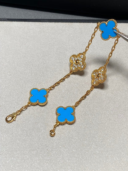 [Bijoux de luxe] BRACELET EN OR ET DIAMANTS À 5 MOTIFS DE TRÉFLE EN CALCÉDOINE BLEUE 