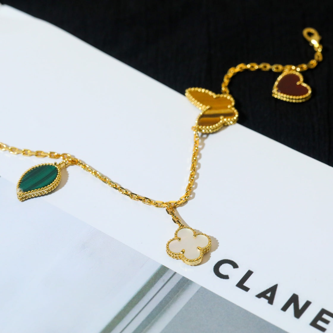 [Bijoux de luxe] Bracelet en or LUCKY SPRING à 5 motifs 
