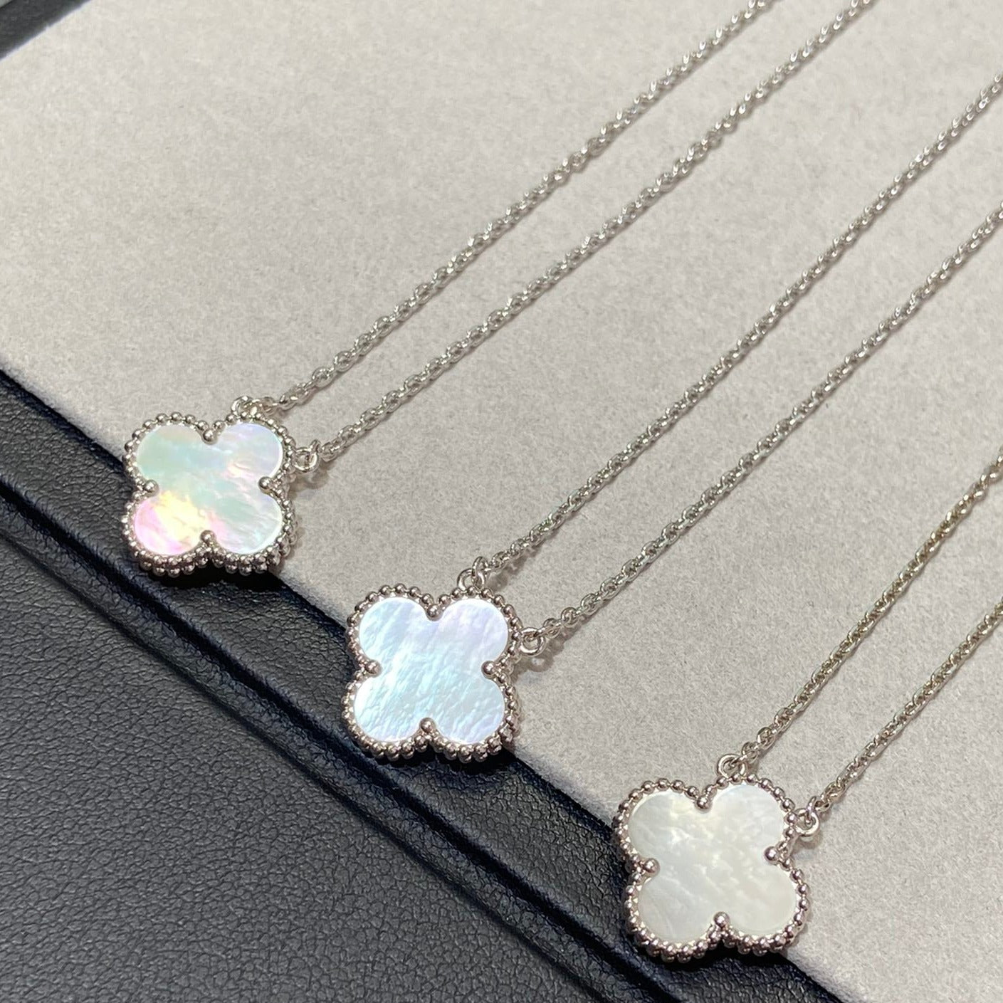 [Bijoux de luxe] Collier Clover Medium en argent et nacre blanche 