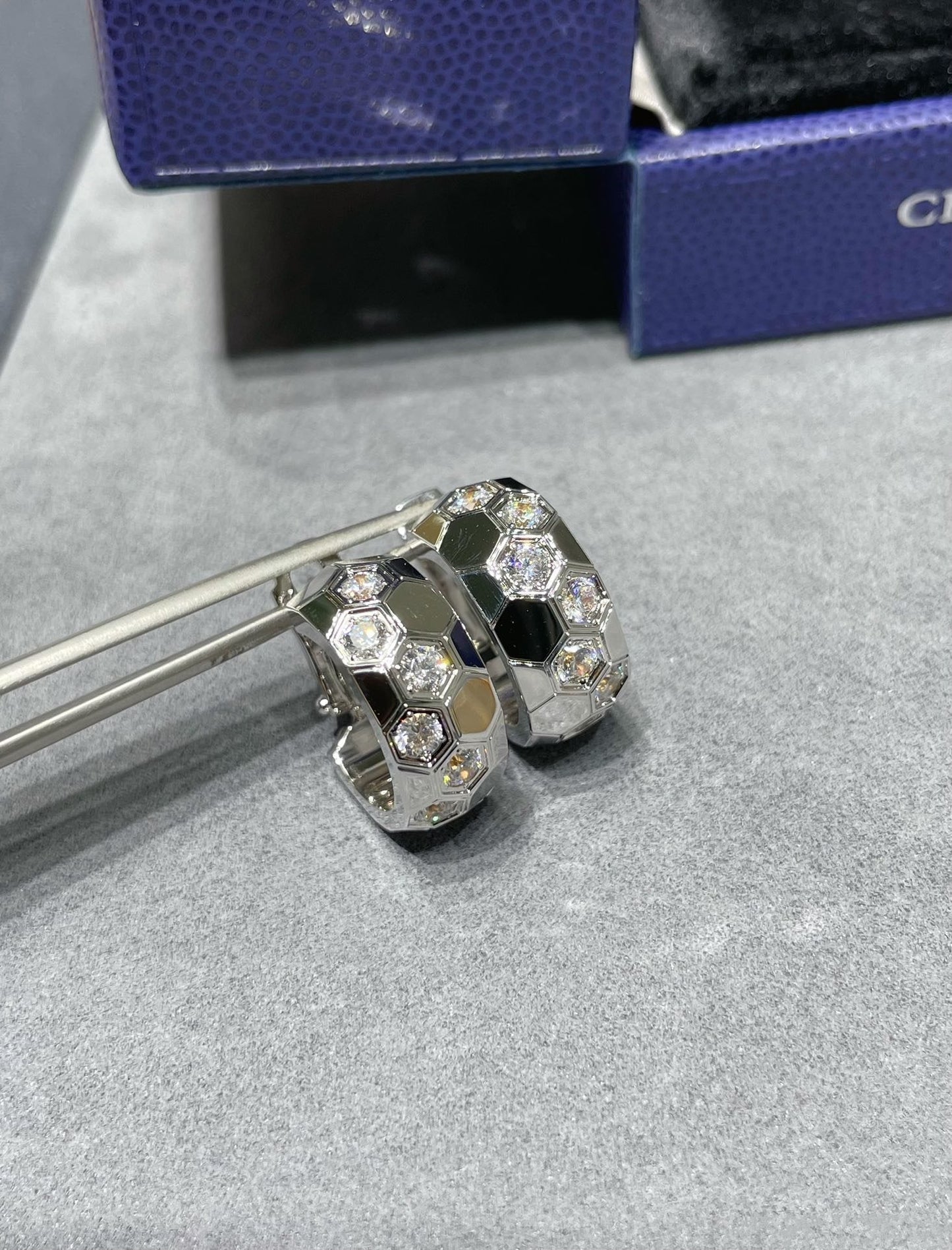 [Bijoux de luxe]Boucles d'oreilles créoles en diamant Bee Love 