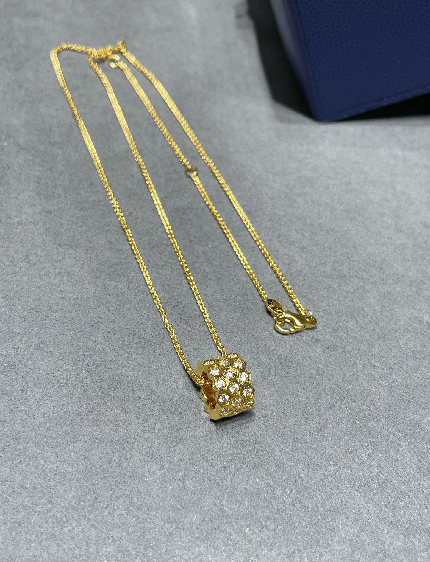 [Luxe Jewelry]BEE LOVE DIAMOND PAVED 3 ROW NECKLACE